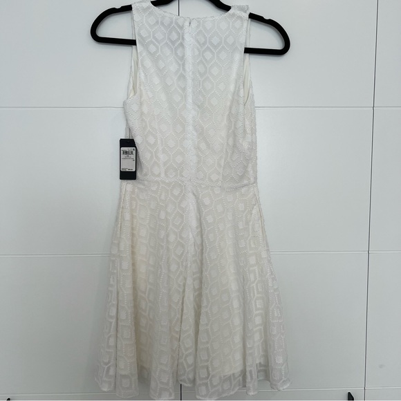 NWT Guess White Lace Up Dress - Picture 3 of 4